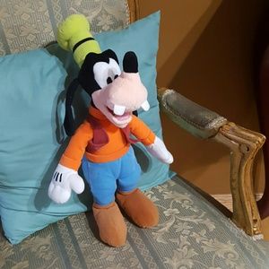 Goofy doll on shelf Clearance